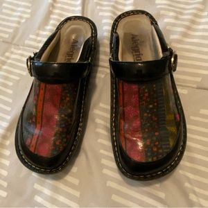 Alegria ladies mule style with strap if desired size 38